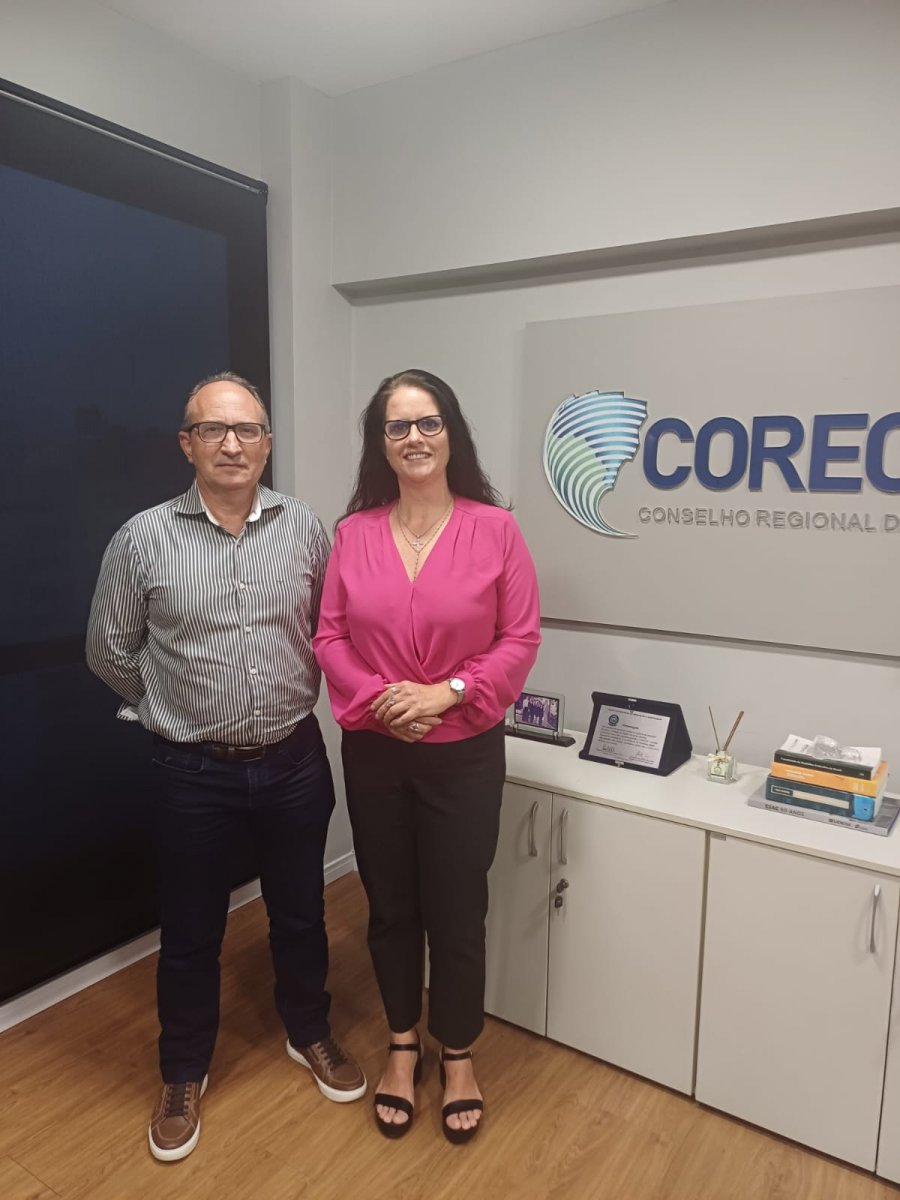 Ademir Tenfen e Janine da Silva Alves foram eleitos para a Presidência do Corecon-SC no exercício de 2025 - Corecon/SC